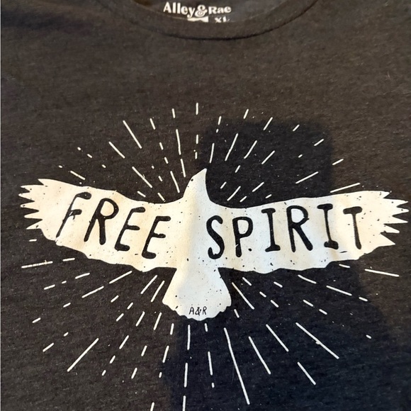 Free Spirit Graphic T-Shirt - Picture 2 of 3